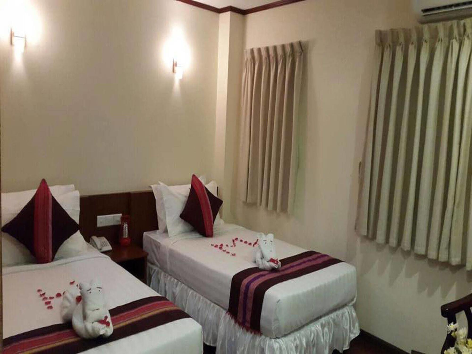 Hotel Memory Sittwe Kültér fotó
